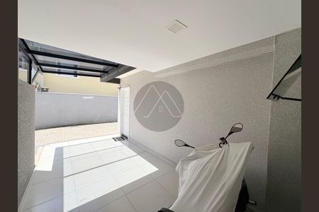 13_photo/94dcfa45c1.1fddc8fccdda95da-ATLAS-7a6ec53f-a94f-4efa-ada5-10d825bf956f.jpg de casa à venda com 3 quartos, 84m² em Alto Boqueirão, Curitiba