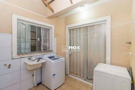 8_photo/94dcfa45c1.c64c8e3c826864d5-ATLAS-582dcf11-863f-44c0-b350-6fc82b5d346a.jpg de casa à venda com 3 quartos, 77m² em Boqueirão, Curitiba