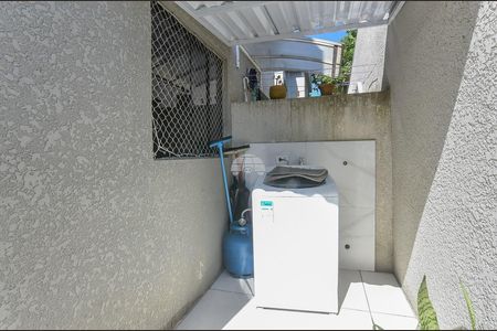 12_photo/94dcfa4611.aee9a19a505de753-ATLAS-49018b6b-e48c-4796-a962-cc5c7bf2f949.jpg de casa à venda com 2 quartos, 47m² em Alto Boqueirão, Curitiba