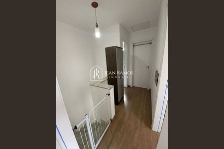 31_photo/94dcfa4639.f861ecc718bdcbd7-ATLAS-8df28fd3-41fd-4d9a-aa77-b4890fbb4ad0.jpg de casa à venda com 3 quartos, 76m² em Alto Boqueirão, Curitiba