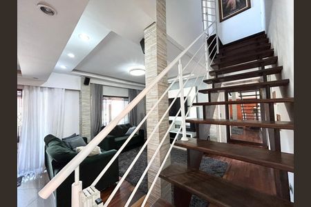 2_photo/94dcfa48b3.88256f452bbb968b-ATLAS-3c9834d8-a683-48ee-93e2-27bfe3652c8a.jpg de casa à venda com 3 quartos, 186m² em Alto Boqueirão, Curitiba