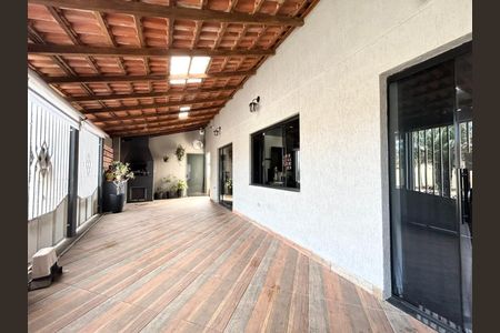 6_photo/94dcfa48b3.88256f452bbb968b-ATLAS-d92d41eb-2ee7-4463-a231-7037d7d51efc.jpg de casa à venda com 3 quartos, 186m² em Alto Boqueirão, Curitiba