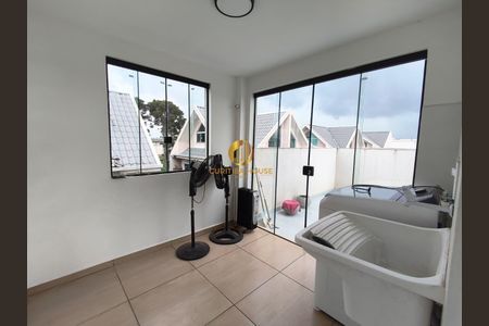 4_photo/94dcfa48ff.f04eb875c589874c-ATLAS-342719ca-d92e-4768-afb7-9528e25dce2a.jpg de casa à venda com 4 quartos, 110m² em Alto Boqueirão, Curitiba