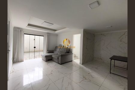 5_photo/94dcfa48ff.f04eb875c589874c-ATLAS-f11b5e1b-c8cc-4f4b-a991-e66cf5a72965.jpg de casa à venda com 4 quartos, 110m² em Alto Boqueirão, Curitiba