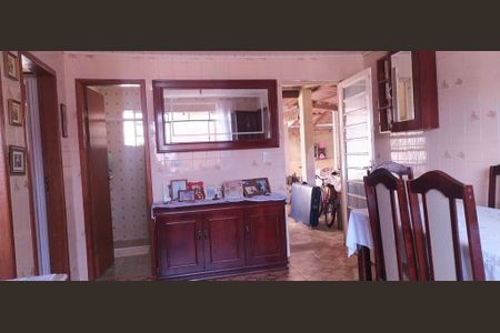 7_photo/94dcfa499f.f7e81ba1849dc159-ATLAS-b114efb8-bf1d-4d9b-af70-4f09a1b42994.jpg de casa à venda com 4 quartos, 180m² em Alto Boqueirão, Curitiba