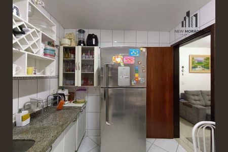 11_photo/94dcfa4b31.f7e81ba1849dc159-ATLAS-ada9c491-8fda-4030-b25e-10392e49e758.jpg de casa à venda com 3 quartos, 55m² em Alto Boqueirão, Curitiba