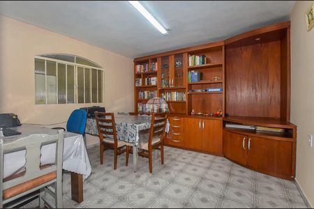 10_photo/94dcfa4b35.df2406aa61ba3211-ATLAS-0082a5c9-63a0-4204-9e36-327e3e4533e8.jpg de casa à venda com 3 quartos, 238m² em Alto Boqueirão, Curitiba