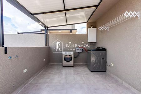 5_photo/94dcfa4b37.e5c1dbf3952ec410-ATLAS-e3611c8a-e2b2-499e-bd93-e2f7ba1cea9e.jpg de casa à venda com 3 quartos, 101m² em Alto Boqueirão, Curitiba