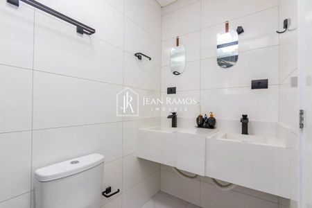 5_photo/94dcfa4b37.e5c1dbf3952ec410-ATLAS-e9adcac7-3d84-457d-b048-523c36b2b56c.jpg de casa à venda com 3 quartos, 101m² em Alto Boqueirão, Curitiba