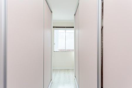 2_photo/94dcfa4be1.e6e1c947b02cf8fb-ATLAS-11f0d1bd-2d67-4e85-9926-8a7b9153b742.jpg de casa à venda com 3 quartos, 68m² em Alto Boqueirão, Curitiba