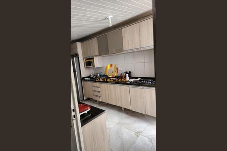 2_photo/94dcfa4c7b.54b8780a509023fd-ATLAS-b59e00fc-5cb2-4e4b-b8fa-ecb665bae62a.jpg de casa à venda com 3 quartos, 100m² em Alto Boqueirão, Curitiba