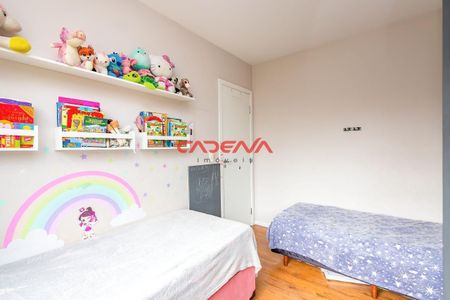 8_photo/94dcfa4cb1.92bd7eb76981e119-ATLAS-3ba9c6fa-8fb4-4c8e-a56c-a6699ff76ce3.jpg de apartamento à venda com 2 quartos, 60m² em Alto Boqueirão, Curitiba