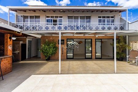 4_photo/94dcfa4e51.899d3b21ae79d095-ATLAS-a674cda8-9068-4c20-a8fd-c1d9315c6809.jpg de casa à venda com 4 quartos, 365m² em Alto Boqueirão, Curitiba