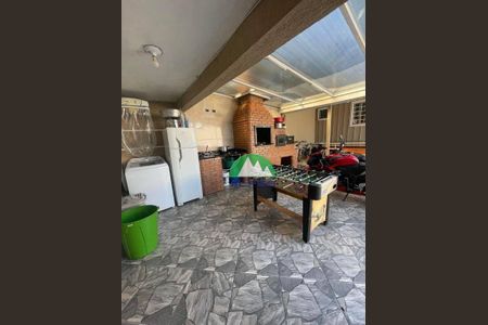 4_photo/94dcfa4e5b.db20ad0f7650a763-ATLAS-2f5482d6-84dd-4f68-9234-7548ed56c0c7.jpg de casa à venda com 4 quartos, 230m² em Alto Boqueirão, Curitiba