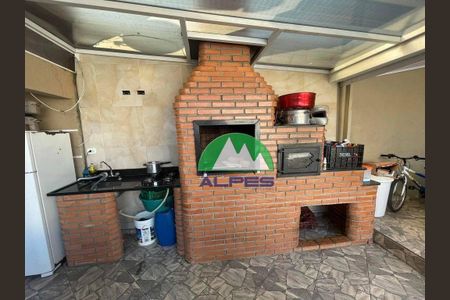 3_photo/94dcfa4e5b.db20ad0f7650a763-ATLAS-3880887a-e456-493d-9393-8b6f177ec7d6.jpg de casa à venda com 4 quartos, 230m² em Alto Boqueirão, Curitiba