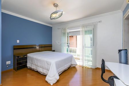 8_photo/94dcfa5145.e212ad3c3005bf7b-ATLAS-19151a8e-b677-4fa2-a88e-a1820885ebaf.jpg de casa à venda com 3 quartos, 360m² em Alto Boqueirão, Curitiba