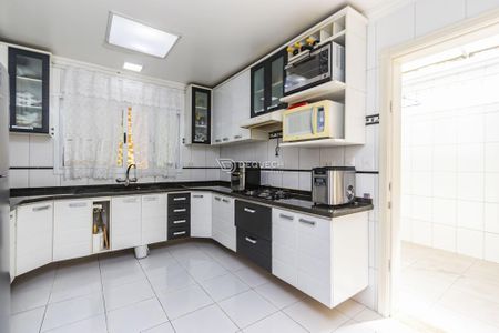 2_photo/94dcfa5145.e212ad3c3005bf7b-ATLAS-814454a3-7d2c-4e33-8f96-985e2acf5754.jpg de casa à venda com 3 quartos, 360m² em Alto Boqueirão, Curitiba