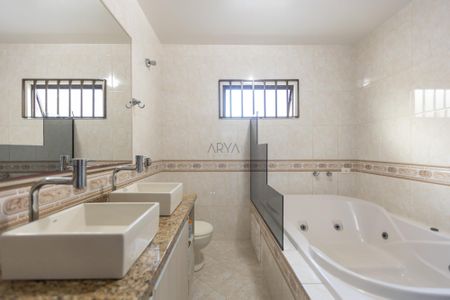 7_photo/94dcfa51db.7a69ff73eb43ff8d-ATLAS-234a53c5-3d0a-4cfc-9c90-76fecdad90fb.jpg de casa à venda com 3 quartos, 566m² em Alto Boqueirão, Curitiba