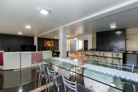 10_photo/94dcfa51db.7a69ff73eb43ff8d-ATLAS-c2aae5eb-b9a0-4713-82b9-99114959594f.jpg de casa à venda com 3 quartos, 566m² em Alto Boqueirão, Curitiba