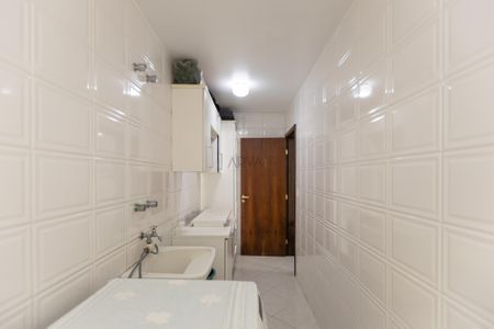 2_photo/94dcfa51db.7a69ff73eb43ff8d-ATLAS-c84960c6-90e5-40ec-aa85-90ac1ca51c10.jpg de casa à venda com 3 quartos, 566m² em Alto Boqueirão, Curitiba