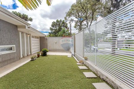 3_photo/94dcfa552d.0e5883cd31689f99-ATLAS-fe65c6ef-97d6-4cd5-93b5-15544cd1d4d2.jpg de casa à venda com 4 quartos, 240m² em Boqueirão, Curitiba