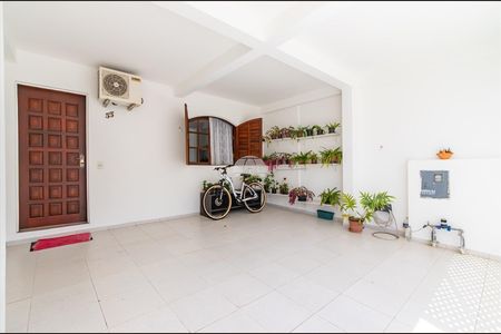 5_photo/94dcfa55bf.33afce1af997ab90-ATLAS-4cc832c5-942b-4cfa-80f9-5e35e78cef9c.jpg de casa à venda com 3 quartos, 67m² em Boqueirão, Curitiba