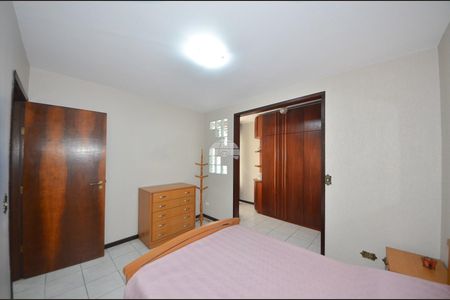 10_photo/94dcfa566f.9bca8a6f75a36323-ATLAS-653ab149-957d-4903-87ea-fb485cd8ebb5.jpg de casa à venda com 3 quartos, 200m² em Boqueirão, Curitiba