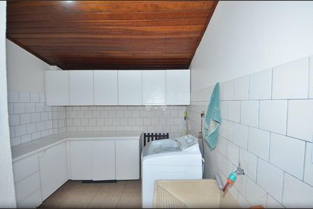 12_photo/94dcfa566f.9bca8a6f75a36323-ATLAS-dc722be5-d94e-4547-a14b-3ef1041db035.jpg de casa à venda com 3 quartos, 200m² em Boqueirão, Curitiba