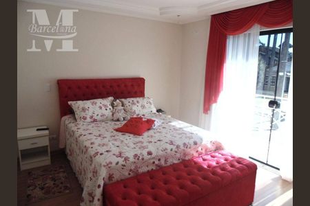 17_photo/94dcfa5671.cacb7a00f9d29669-ATLAS-be9a7504-e404-4b22-b443-1d88edf162bc.jpg de casa à venda com 4 quartos, 250m² em Boqueirão, Curitiba