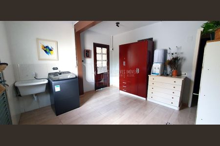 5_photo/94dcfa5773.cb8d397bc949314a-ATLAS-d41c49ac-1ee5-4ac0-b1e5-270593d43a3b.jpg de casa à venda com 4 quartos, 1100m² em Boqueirão, Curitiba