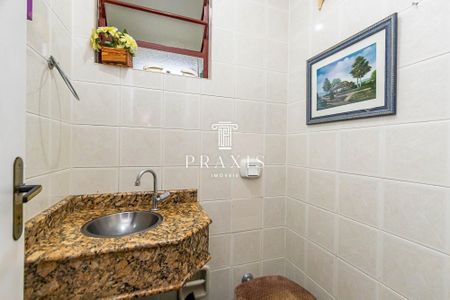 6_photo/94dcfa5aed.eac4368e9a4a4ed1-ATLAS-a71e3c6e-60a2-454a-b49f-b2a931016987.jpg de casa à venda com 3 quartos, 74m² em Alto Boqueirão, Curitiba