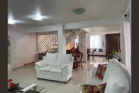 5_photo/94dcfa8519.a944a7ef88bd55c6-ATLAS-40070da3-bb63-46e8-b2fb-e1fe882c6f98.jpg de casa à venda com 4 quartos, 270m² em Uberaba, Curitiba