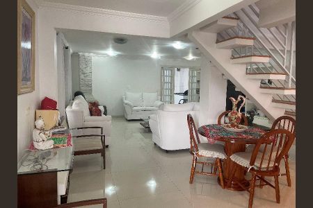 7_photo/94dcfa8519.a944a7ef88bd55c6-ATLAS-c2e301e6-1585-453f-84d8-deb4e8fbec64.jpg de casa à venda com 4 quartos, 270m² em Uberaba, Curitiba