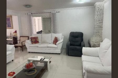 10_photo/94dcfa8519.a944a7ef88bd55c6-ATLAS-dd4e2f8b-0cf5-44ba-8b34-2db38517d5ea.jpg de casa à venda com 4 quartos, 270m² em Uberaba, Curitiba