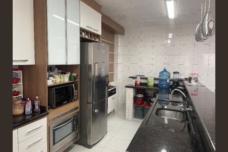14_photo/94dcfa8519.a944a7ef88bd55c6-ATLAS-dd7c234b-9122-46b4-8838-8bea5d3cfe2f.jpg de casa à venda com 4 quartos, 270m² em Uberaba, Curitiba