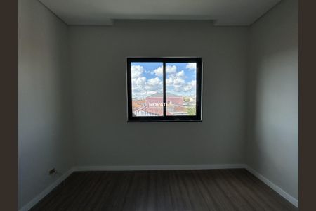 6_photo/94dcfa8e45.d9aca1be0658b6fb-ATLAS-fb01d136-0782-4b10-a628-85c53ce3c10c.jpg de casa à venda com 3 quartos, 108m² em Uberaba, Curitiba