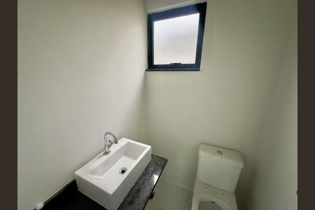 4_photo/94dcfa8e45.dc7b031a1d7e8bb1-ATLAS-33cf1f44-c6e4-4d70-9e42-bfaebc088113.jpg de casa à venda com 3 quartos, 108m² em Uberaba, Curitiba