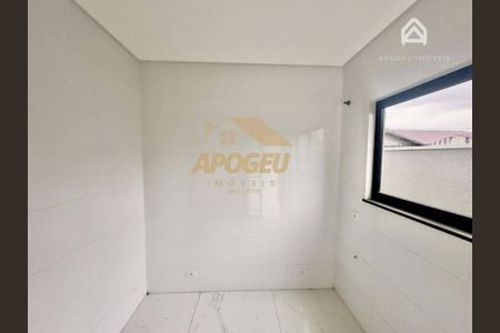 5_photo/94dcfa8e45.dc7b031a1d7e8bb1-ATLAS-ae2f13bb-c6a7-462e-b1b0-14c2bd19b7ce.jpg de casa à venda com 3 quartos, 108m² em Uberaba, Curitiba