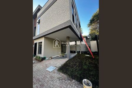 4_photo/94dcfa9117.0f81dd1a9a4f6ffb-ATLAS-15099dc7-2511-468b-8123-53ae3ee734d2.jpg de casa à venda com 3 quartos, 104m² em Uberaba, Curitiba