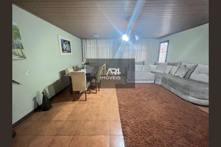 4_photo/94dcfa91d9.59b9fa3339c8dcb8-ATLAS-cc10e371-44cc-40e4-8fe7-34d288f9c32a.jpg de casa à venda com 3 quartos, 125m² em Uberaba, Curitiba