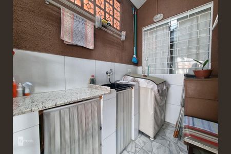 7_photo/94dcfa91e9.0f81dd1a9a4f6ffb-ATLAS-620413d1-156e-4c1d-9140-9e10e7c599db.jpg de casa à venda com 3 quartos, 52m² em Uberaba, Curitiba