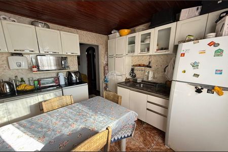 9_photo/94dcfa9233.b60f5a7682bed42c-ATLAS-6e937a35-3c56-4d82-8539-8806895bf5a0.jpg de casa à venda com 5 quartos, 180m² em Uberaba, Curitiba