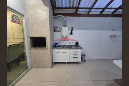 36_photo/94dcfa9461.5cacb5cd1a05b02e-ATLAS-6c420eeb-9779-42cc-8283-a419aac6b479.jpg de casa à venda com 3 quartos, 110m² em Uberaba, Curitiba