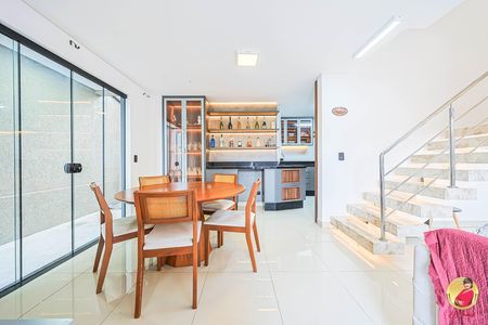 10_photo/94dcfa94e3.a9ad82c0a29b9a19-ATLAS-b7643b9c-e855-439f-992d-83ae2698a548.jpg de casa à venda com 3 quartos, 123m² em Uberaba, Curitiba