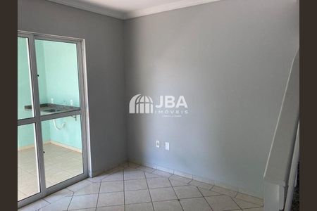 5_photo/94dcfa955d.22f767f0159fbd2e-ATLAS-c286b236-d65b-4c61-9657-1baabf974f0d.jpg de casa à venda com 0 quarto, 115m² em Uberaba, Curitiba