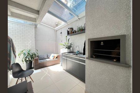 10_photo/94dcfa9599.04c16ff0d284adb7-ATLAS-1e6ed028-05e4-4e69-9666-a792b26c9e96.jpg de casa à venda com 3 quartos, 160m² em Uberaba, Curitiba