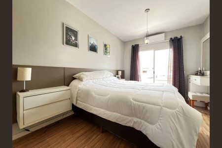 19_photo/94dcfa9599.04c16ff0d284adb7-ATLAS-41e04ecd-6e15-4149-8deb-e2948a7fb95b.jpg de casa à venda com 3 quartos, 160m² em Uberaba, Curitiba