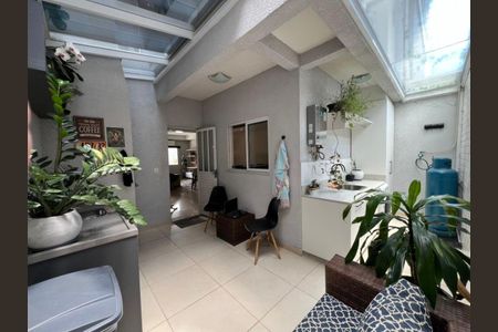 10_photo/94dcfa9599.04c16ff0d284adb7-ATLAS-9b333b4e-4f53-4d6e-b9d0-379fb4ba771b.jpg de casa à venda com 3 quartos, 160m² em Uberaba, Curitiba