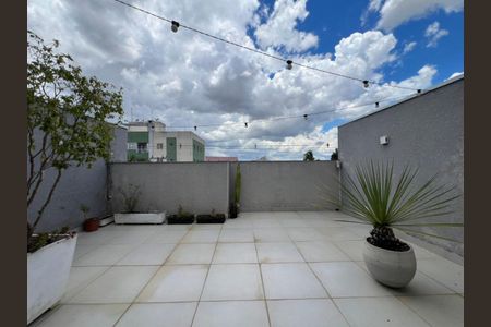45_photo/94dcfa9599.04c16ff0d284adb7-ATLAS-b23b1e90-eb70-402b-84c4-c359be97aff3.jpg de casa à venda com 3 quartos, 160m² em Uberaba, Curitiba