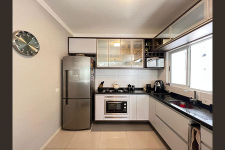 3_photo/94dcfa9599.04c16ff0d284adb7-ATLAS-b3573841-a1e3-48cf-aed0-1776fd9a2aee.jpg de casa à venda com 3 quartos, 160m² em Uberaba, Curitiba